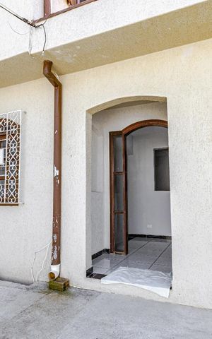Casa para alugar com 111m², 2 quartos e 1 vaga Casa para alugar com 111m², 2 quartos e 1 vagaFachada