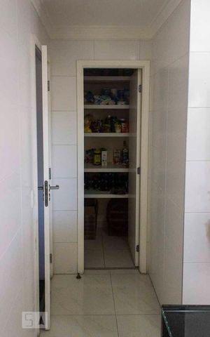 Apartamento à venda com 242m², 3 quartos e 4 vagasDespensa
