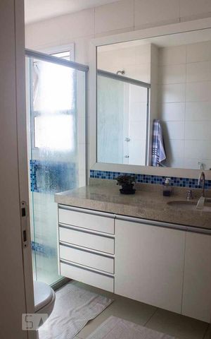 Apartamento à venda com 242m², 3 quartos e 4 vagasBanheiro da Suíte 3