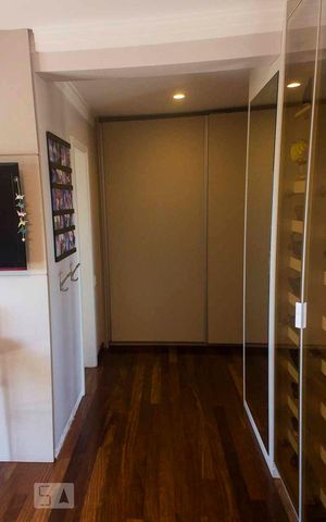 Apartamento à venda com 242m², 3 quartos e 4 vagasSuíte 2