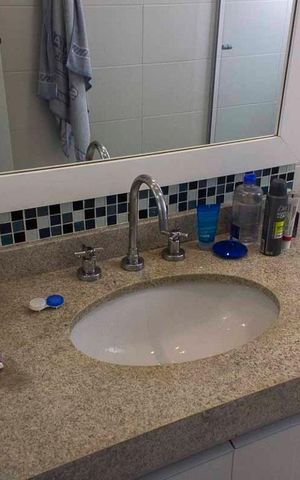 Apartamento à venda com 242m², 3 quartos e 4 vagasBanheiro da Suíte 1