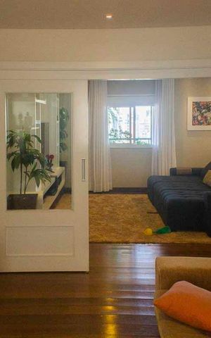 Apartamento à venda com 242m², 3 quartos e 4 vagasSala de TV