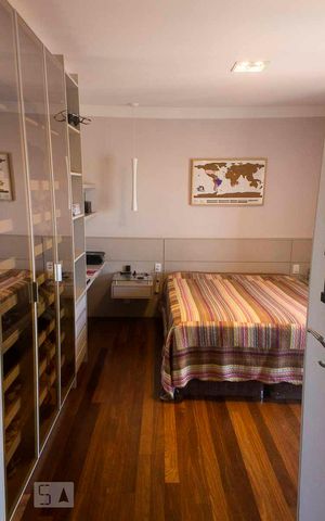 Apartamento à venda com 242m², 3 quartos e 4 vagasSuíte 2