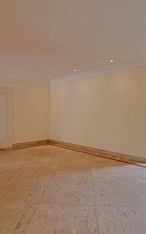 Casa de condomínio para alugar com 576m², 4 quartos e 4 vagasSala