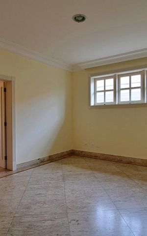 Casa de condomínio para alugar com 576m², 4 quartos e 4 vagasSala Intima