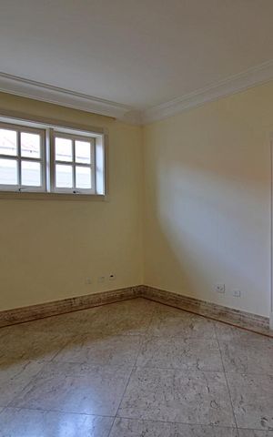Casa de condomínio para alugar com 576m², 4 quartos e 4 vagasSala Intima