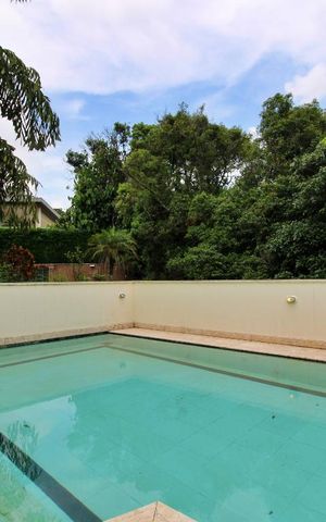 Casa de condomínio para alugar com 576m², 4 quartos e 4 vagasPiscina