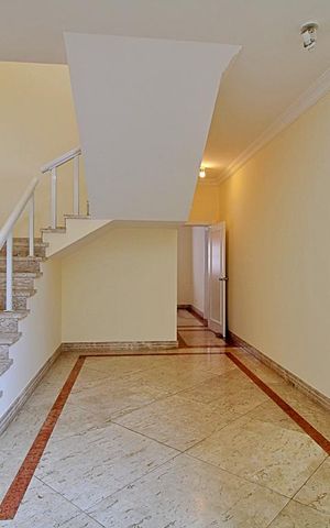Casa de condomínio para alugar com 576m², 4 quartos e 4 vagasSala