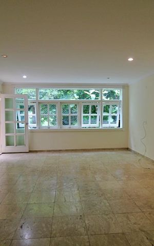 Casa de condomínio para alugar com 576m², 4 quartos e 4 vagasSalão