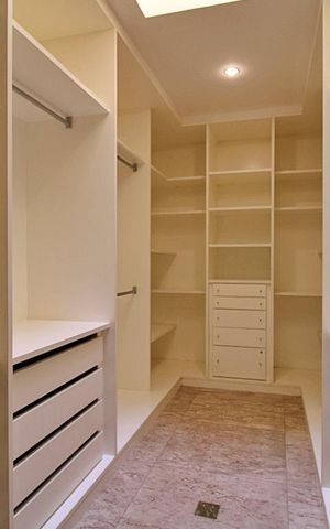 Casa de condomínio para alugar com 576m², 4 quartos e 4 vagasCloset da Suíte Master