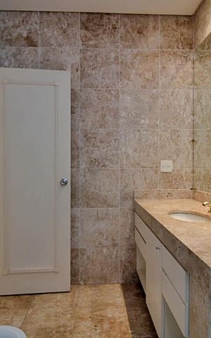 Casa de condomínio para alugar com 576m², 4 quartos e 4 vagasBanheiro da Suíte 4