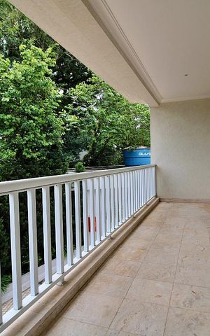 Casa de condomínio para alugar com 576m², 4 quartos e 4 vagasVaranda da Suíte 3