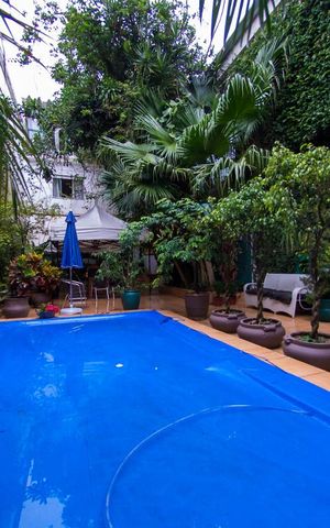 Casa à venda com 300m², 4 quartos e 2 vagas Casa à venda com 300m², 4 quartos e 2 vagasPiscina