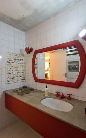 Casa à venda com 300m², 4 quartos e 2 vagas Casa à venda com 300m², 4 quartos e 2 vagasBanheiro