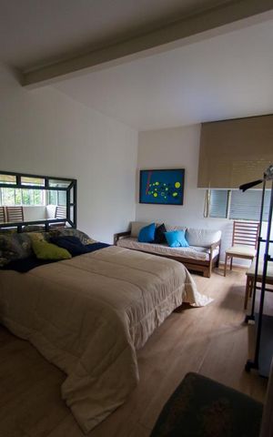 Casa à venda com 300m², 4 quartos e 2 vagas Casa à venda com 300m², 4 quartos e 2 vagasSuite