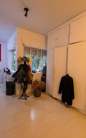 Casa à venda com 300m², 4 quartos e 2 vagas Casa à venda com 300m², 4 quartos e 2 vagasQuarto 2
