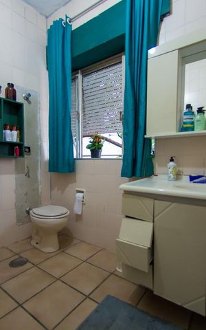 Casa à venda com 300m², 4 quartos e 2 vagas Casa à venda com 300m², 4 quartos e 2 vagasBanheiro