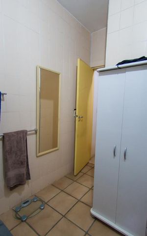 Casa à venda com 300m², 4 quartos e 2 vagas Casa à venda com 300m², 4 quartos e 2 vagasBanheiro