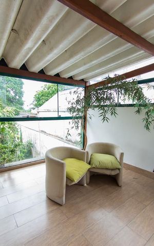 Casa à venda com 300m², 4 quartos e 2 vagas Casa à venda com 300m², 4 quartos e 2 vagasCobertura