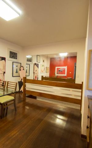 Casa à venda com 300m², 4 quartos e 2 vagas Casa à venda com 300m², 4 quartos e 2 vagasSala