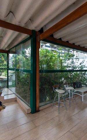 Casa à venda com 300m², 4 quartos e 2 vagas Casa à venda com 300m², 4 quartos e 2 vagasCobertura