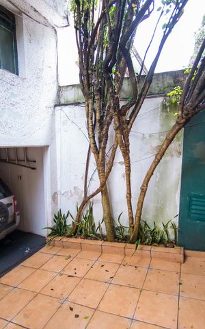 Casa à venda com 300m², 4 quartos e 2 vagas Casa à venda com 300m², 4 quartos e 2 vagasGaragem