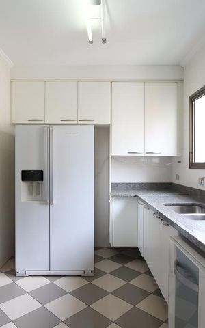 Apartamento para alugar com 192m², 3 quartos e 3 vagas Apartamento para alugar com 192m², 3 quartos e 3 vagasCozinha