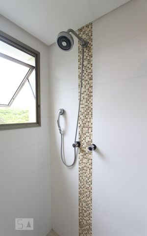 Apartamento para alugar com 192m², 3 quartos e 3 vagas Apartamento para alugar com 192m², 3 quartos e 3 vagasBanheiro da suíte 2