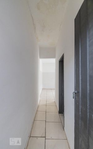 Casa para alugar com 40m², 1 quarto e sem vaga Casa para alugar com 40m², 1 quarto e sem vagaCorredor