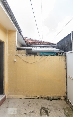 Casa para alugar com 40m², 1 quarto e sem vaga Casa para alugar com 40m², 1 quarto e sem vagaEntrada