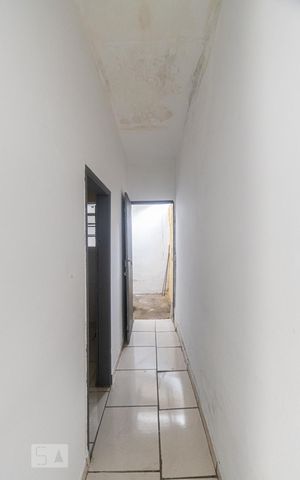 Casa para alugar com 40m², 1 quarto e sem vaga Casa para alugar com 40m², 1 quarto e sem vagaCorredor