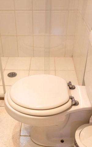 Apartamento à venda com 71m², 2 quartos e 1 vagaBanheiro da suíte
