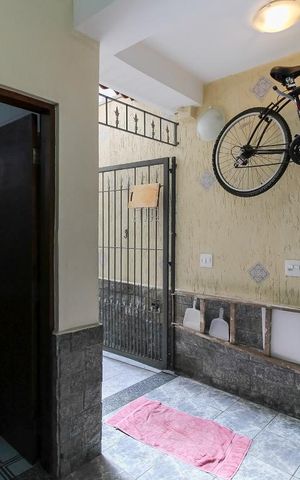 Casa à venda com 150m², 3 quartos e 4 vagas Casa à venda com 150m², 3 quartos e 4 vagasÁrea Externa