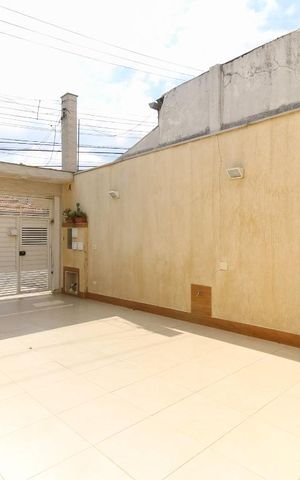 Casa à venda com 150m², 3 quartos e 4 vagas Casa à venda com 150m², 3 quartos e 4 vagasGaragem