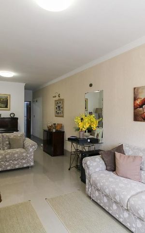 Casa à venda com 150m², 3 quartos e 4 vagas Casa à venda com 150m², 3 quartos e 4 vagasSala
