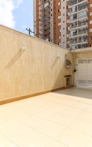 Casa à venda com 150m², 3 quartos e 4 vagas Casa à venda com 150m², 3 quartos e 4 vagasGaragem