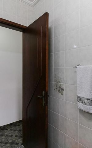 Casa à venda com 150m², 3 quartos e 4 vagas Casa à venda com 150m², 3 quartos e 4 vagasBanheiro da Suíte 1