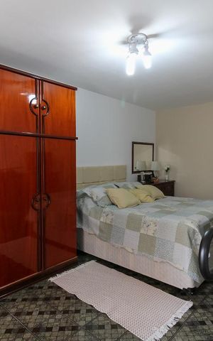 Casa à venda com 150m², 3 quartos e 4 vagas Casa à venda com 150m², 3 quartos e 4 vagasSuíte 1