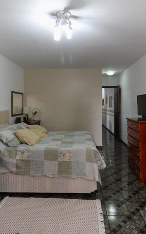 Casa à venda com 150m², 3 quartos e 4 vagas Casa à venda com 150m², 3 quartos e 4 vagasSuíte 1
