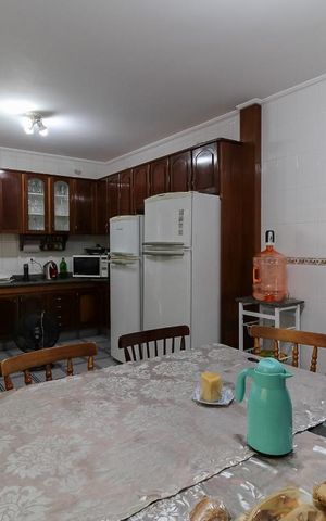 Casa à venda com 150m², 3 quartos e 4 vagas Casa à venda com 150m², 3 quartos e 4 vagasCozinha