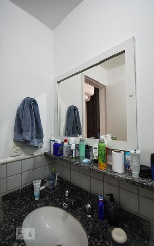Apartamento à venda com 60m², 2 quartos e 1 vagaBanheiro da suíte