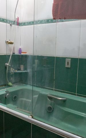 Casa à venda com 283m², 3 quartos e 4 vagas Casa à venda com 283m², 3 quartos e 4 vagasBanheiro da Suíte 1