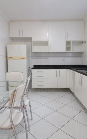 Casa de condomínio à venda com 90m², 3 quartos e 4 vagas Casa de condomínio à venda com 90m², 3 quartos e 4 vagasCozinha