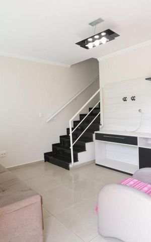 Casa de condomínio à venda com 90m², 3 quartos e 4 vagas Casa de condomínio à venda com 90m², 3 quartos e 4 vagasSala