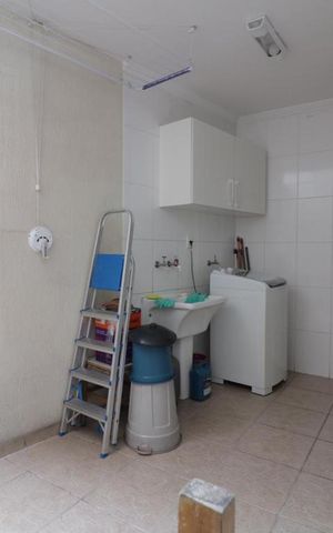 Casa de condomínio à venda com 90m², 3 quartos e 4 vagas Casa de condomínio à venda com 90m², 3 quartos e 4 vagasArea de Serviço