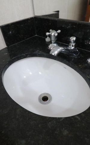 Casa de condomínio à venda com 90m², 3 quartos e 4 vagas Casa de condomínio à venda com 90m², 3 quartos e 4 vagasBanheiro Social - pia