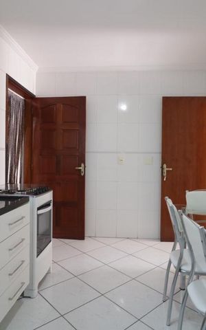 Casa de condomínio à venda com 90m², 3 quartos e 4 vagas Casa de condomínio à venda com 90m², 3 quartos e 4 vagasCozinha