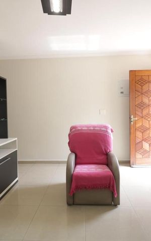 Casa de condomínio à venda com 90m², 3 quartos e 4 vagas Casa de condomínio à venda com 90m², 3 quartos e 4 vagasSala