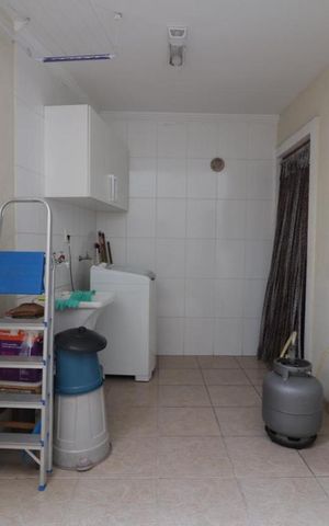Casa de condomínio à venda com 90m², 3 quartos e 4 vagas Casa de condomínio à venda com 90m², 3 quartos e 4 vagasArea de Serviço