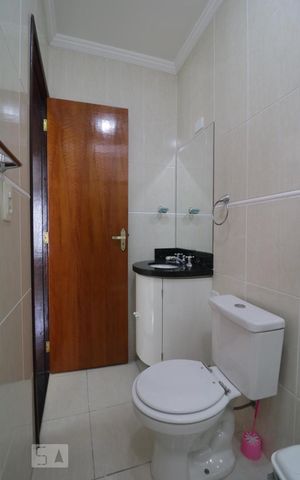 Casa de condomínio à venda com 90m², 3 quartos e 4 vagas Casa de condomínio à venda com 90m², 3 quartos e 4 vagasBanheiro Social